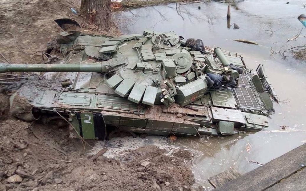 Lined up Russian tank in the swamp